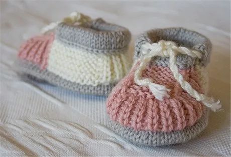 非常详细的宝宝婴儿鞋棒针编织教程