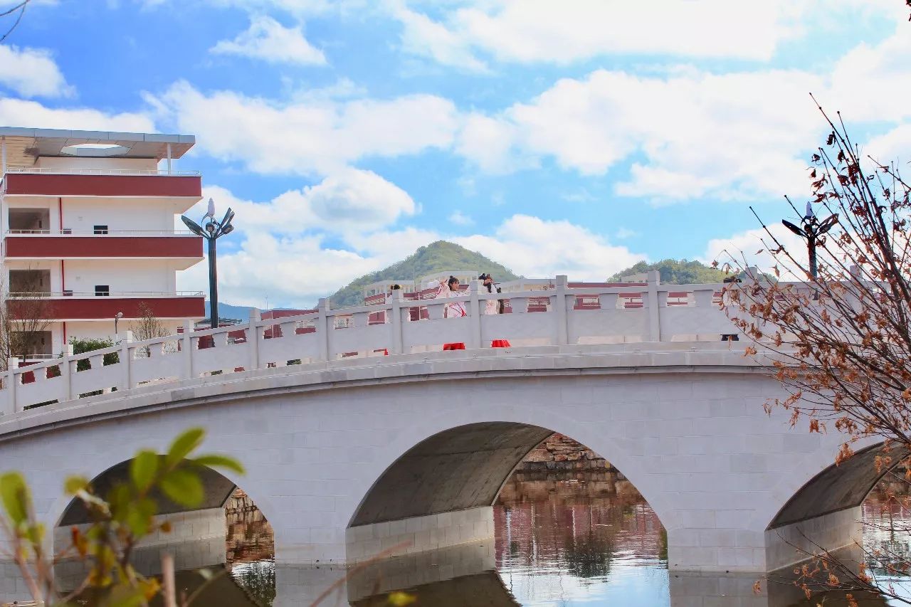 红河泸西县中枢镇图片