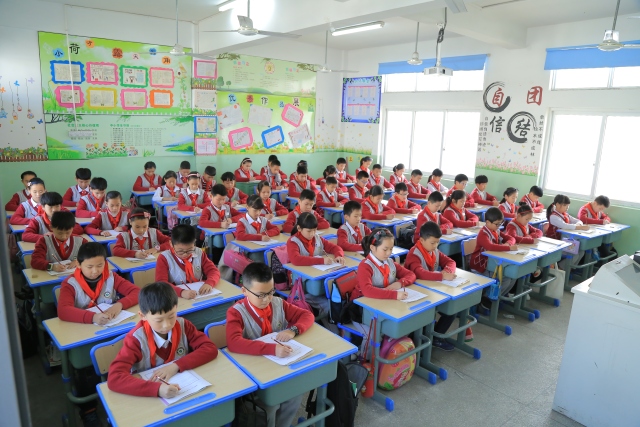 近日,平阳县教师发展中心公布2017年五年级英语书法比赛成绩,萧江二小