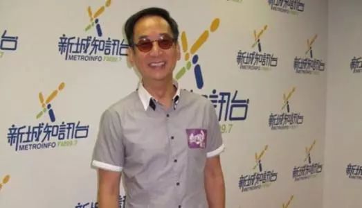 他是tvb绿叶王几乎每套剧集都有参演获赠30年服务金牌