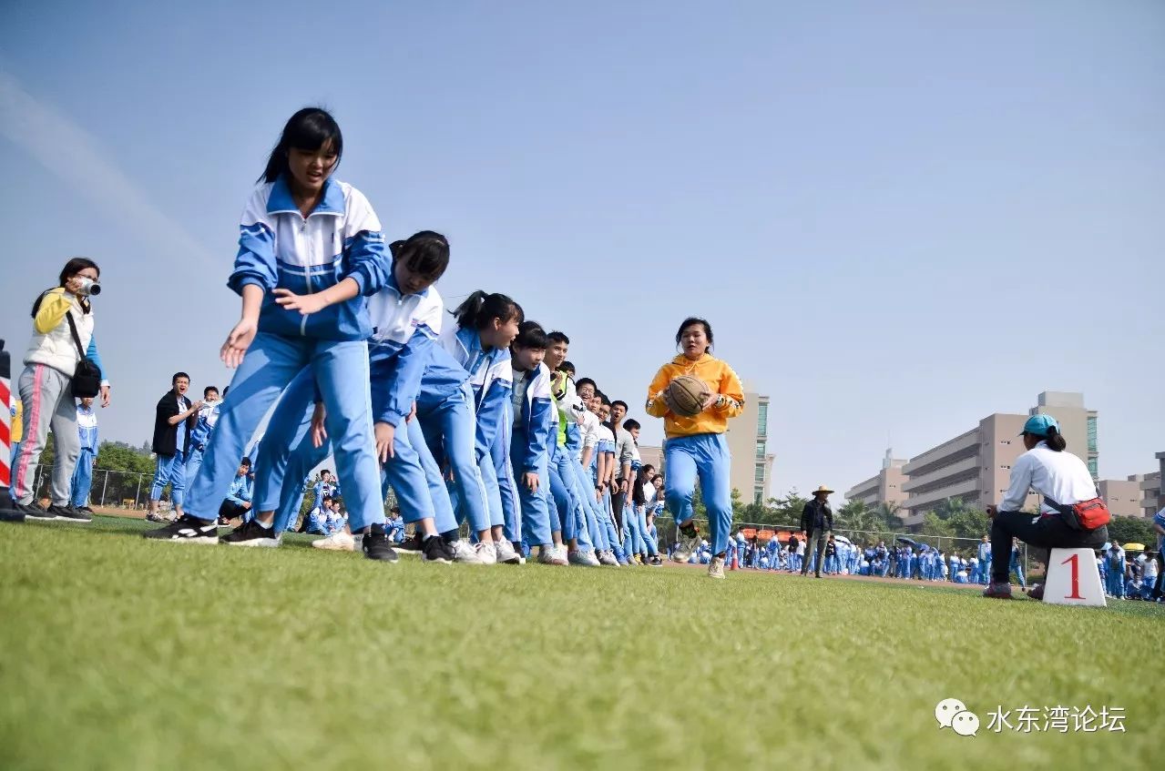 电白一中校服图片