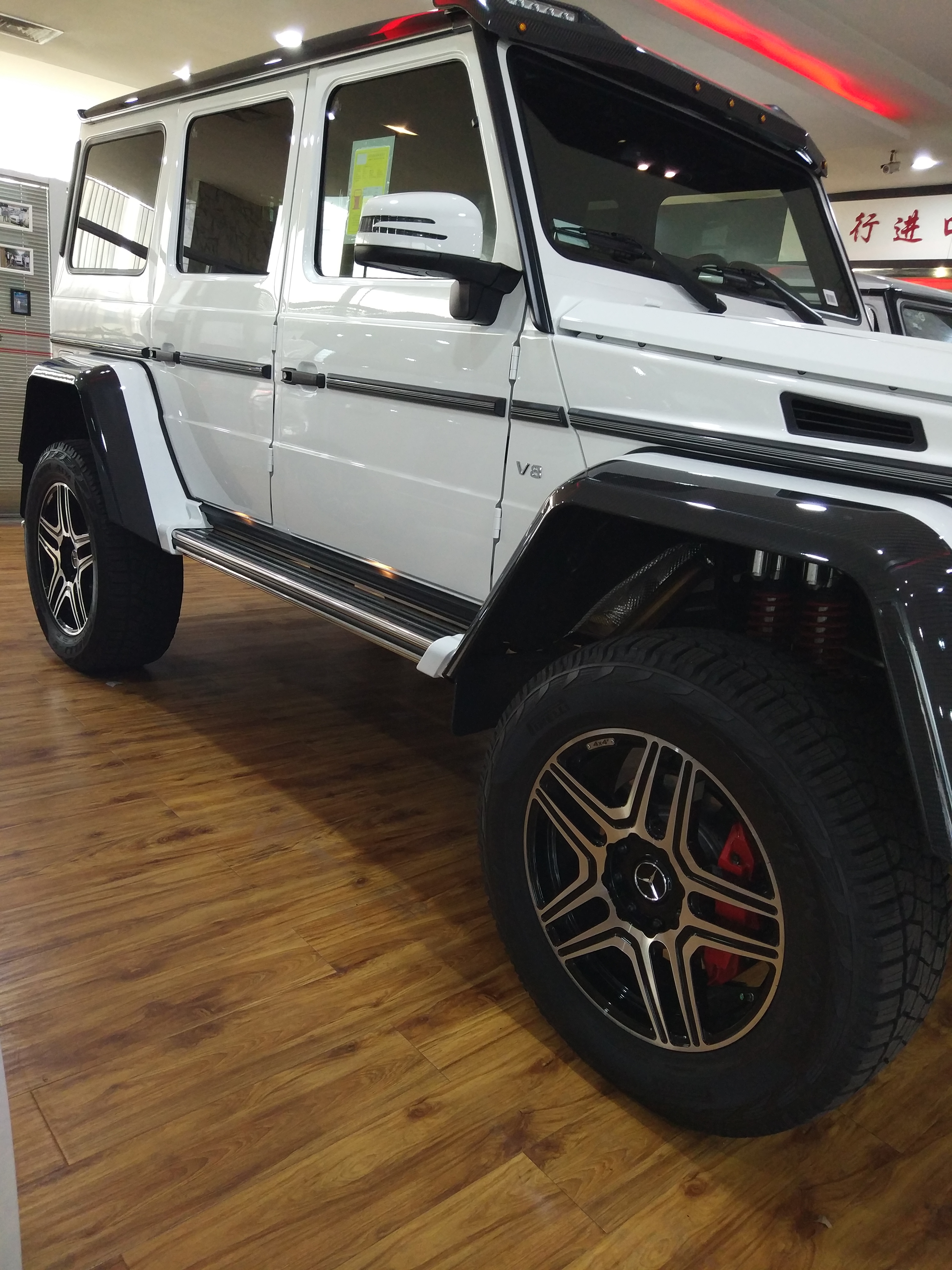 奔驰大g4x4越野车报价奔驰g550 4x4天津港新车多少钱