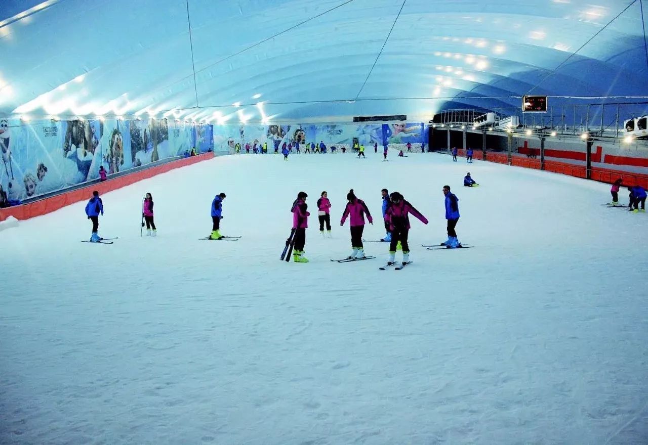 永宁滑雪场,于2017年7月14日正式开放,是贵州最早开放的一家室内滑雪