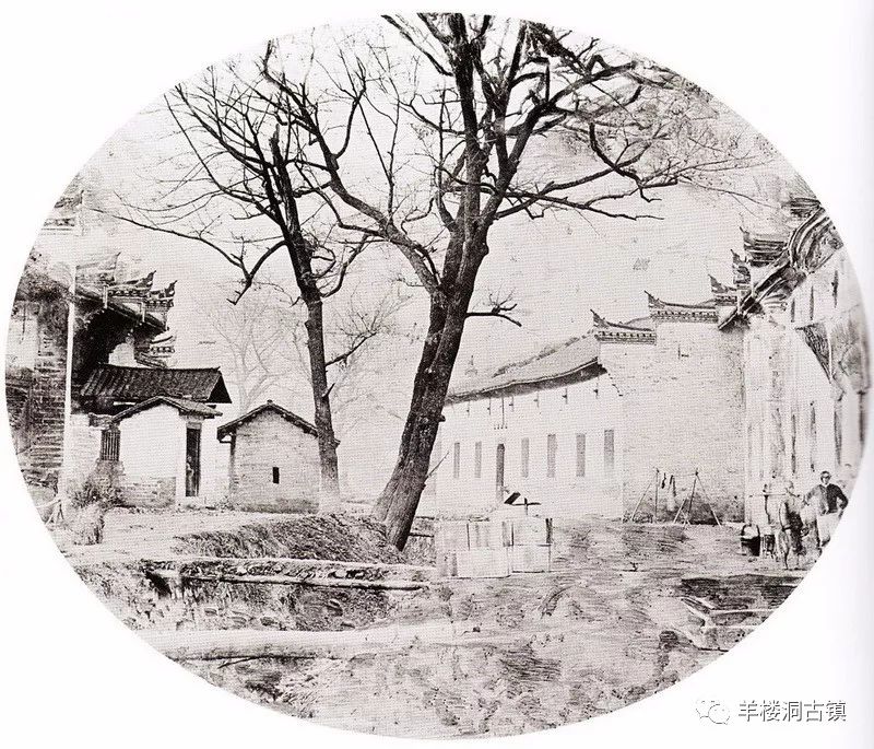 (一家砖茶厂,中国湖北省羊楼洞古镇,1874 年,俄罗斯摄影师阿道夫·伊