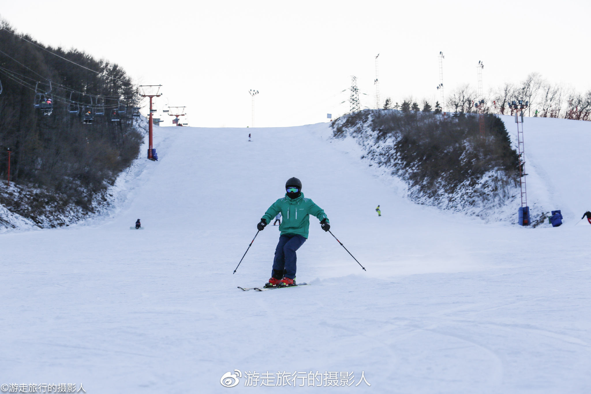 东风湖滑雪场图片