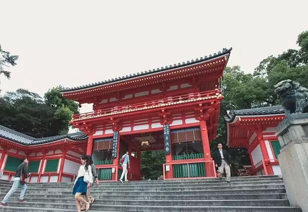 为二十二社,旧社格为官币大社(现神社本厅的别表神社)