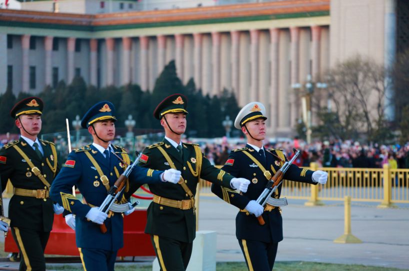 揭秘:仪仗队最帅国旗手 苦练本领彰显大国威仪