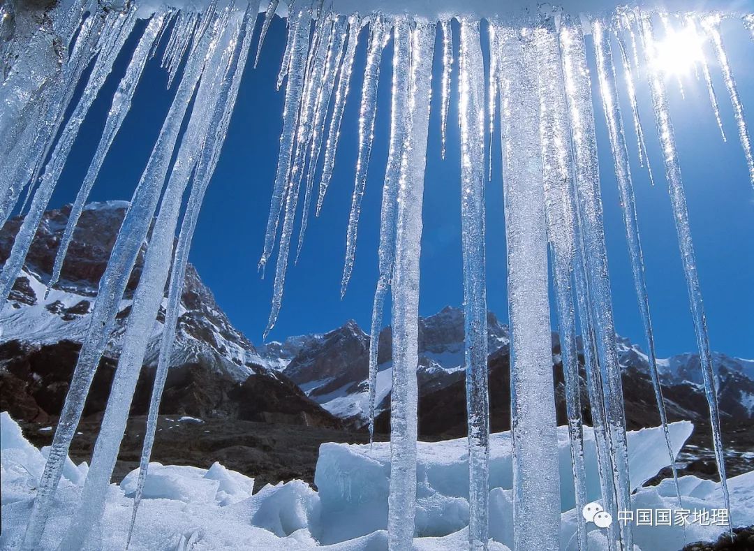 格拉丹东雪山冰塔林图片