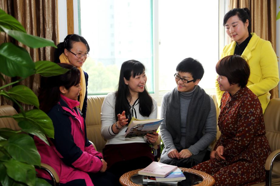 个性,提升核心理念包河区小学语文名师工作室挂牌于合肥市锦城小学,由