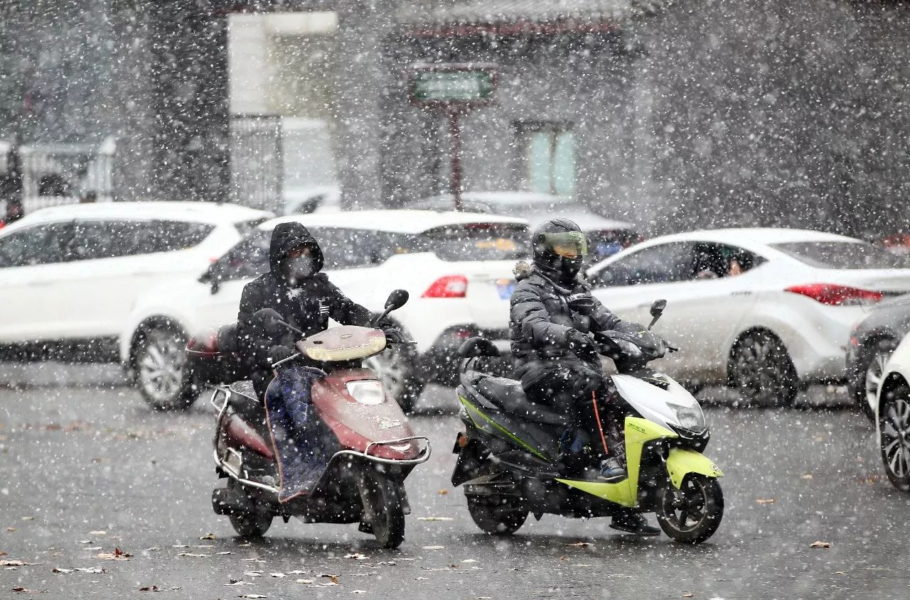 西安下雪了!多条高速,客运线路暂时.