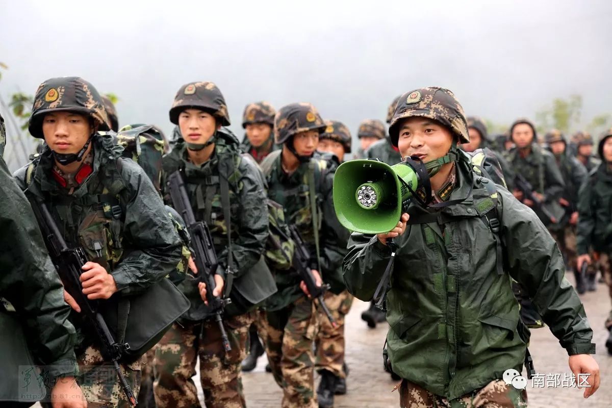 野營拉練,掀起冬季練兵熱潮