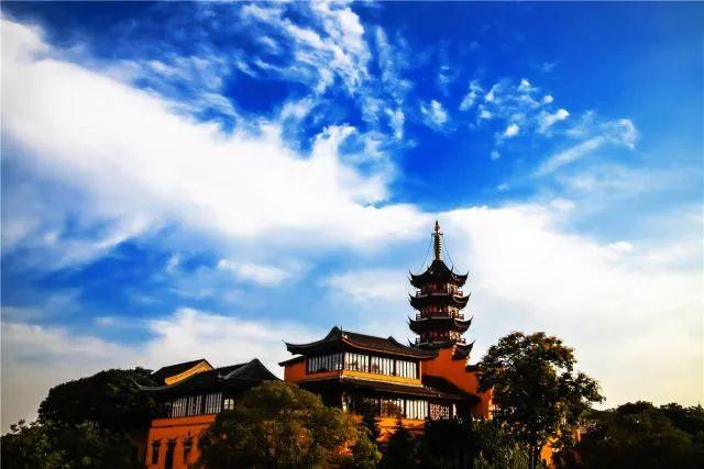 南北朝時期中國的佛教中心,南朝時期與雞鳴寺,定山寺齊名