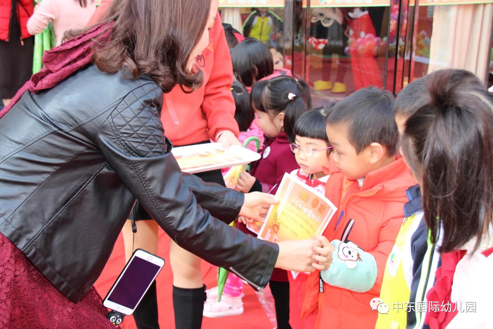 阅读伴你我成长中东国际幼儿园亲子共读活动圆满结束