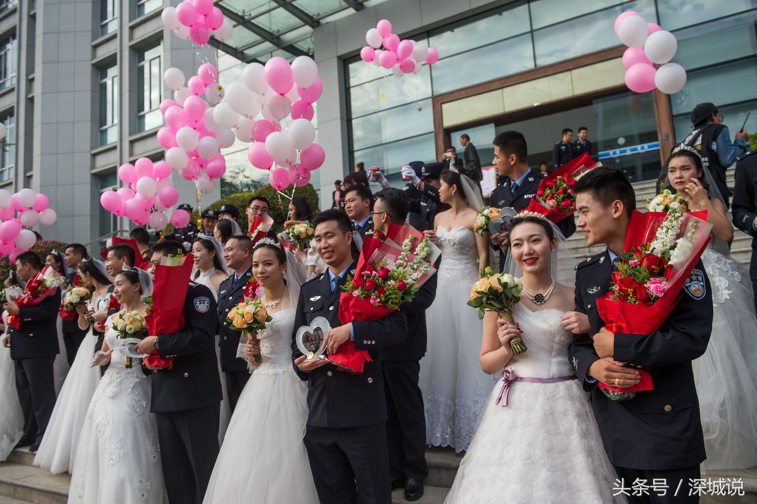 警察集体婚礼图片