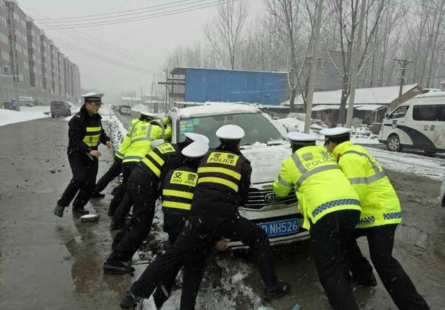 冰雪路面易打滑？老司机告诉你雨雪天气怎样安全驾驶搜狐汽车搜狐网 5940