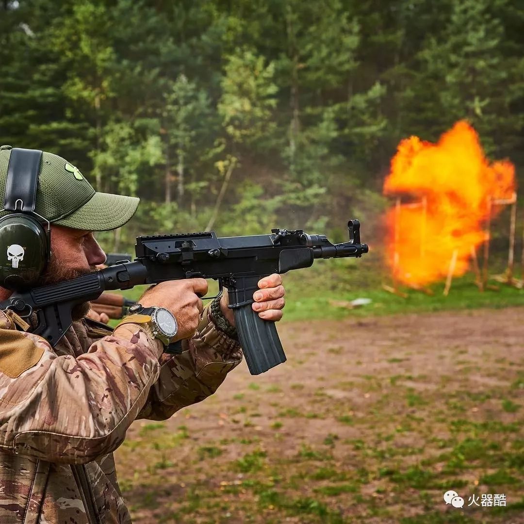 vz58超短突击步枪图片