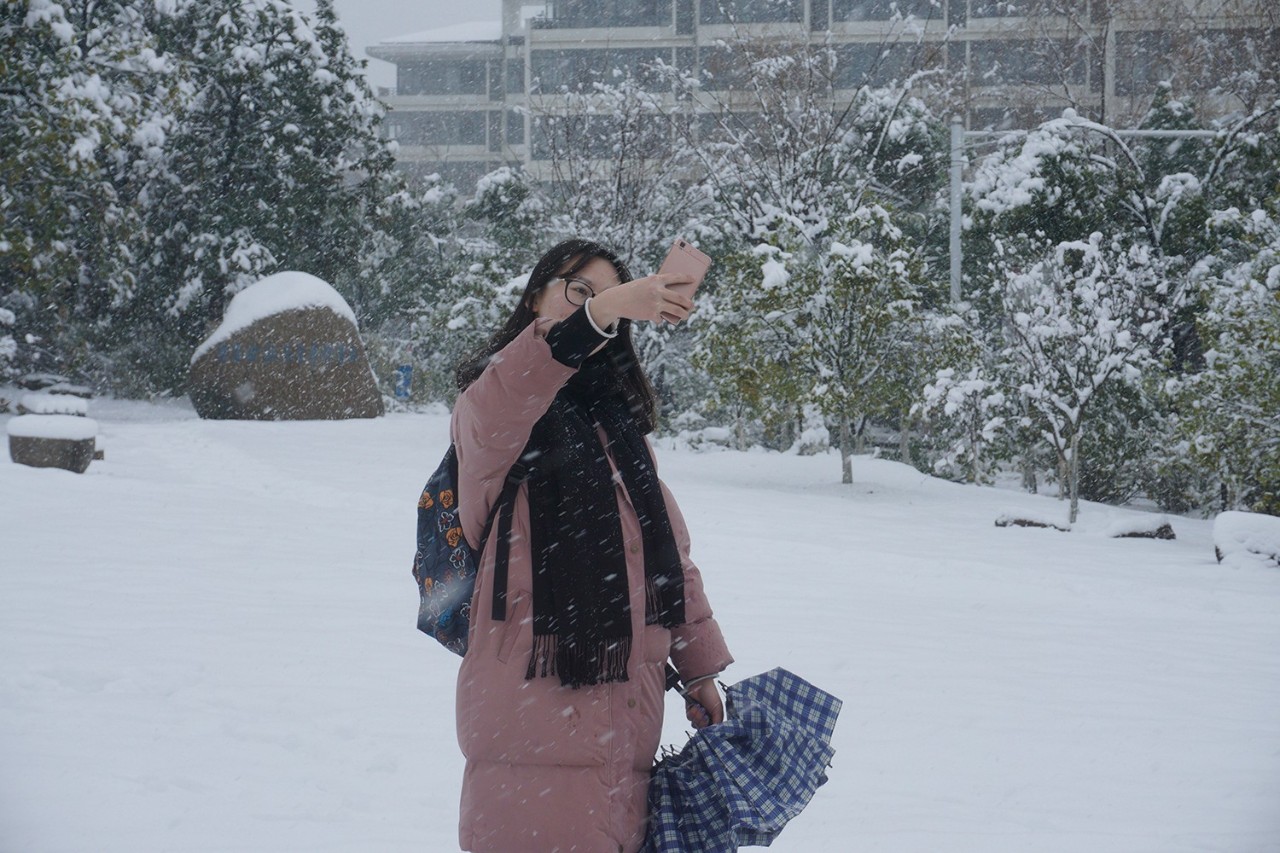 你只管认真复习,南审雪景我帮你拍好啦!