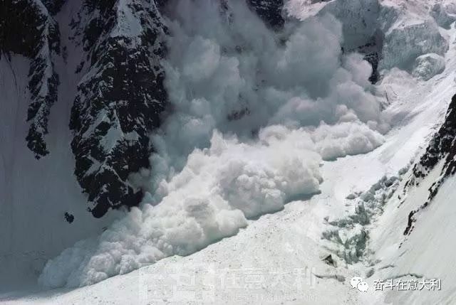 阿尔卑斯山雪崩图片