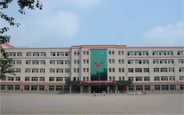 瓦房店市实验小学图片