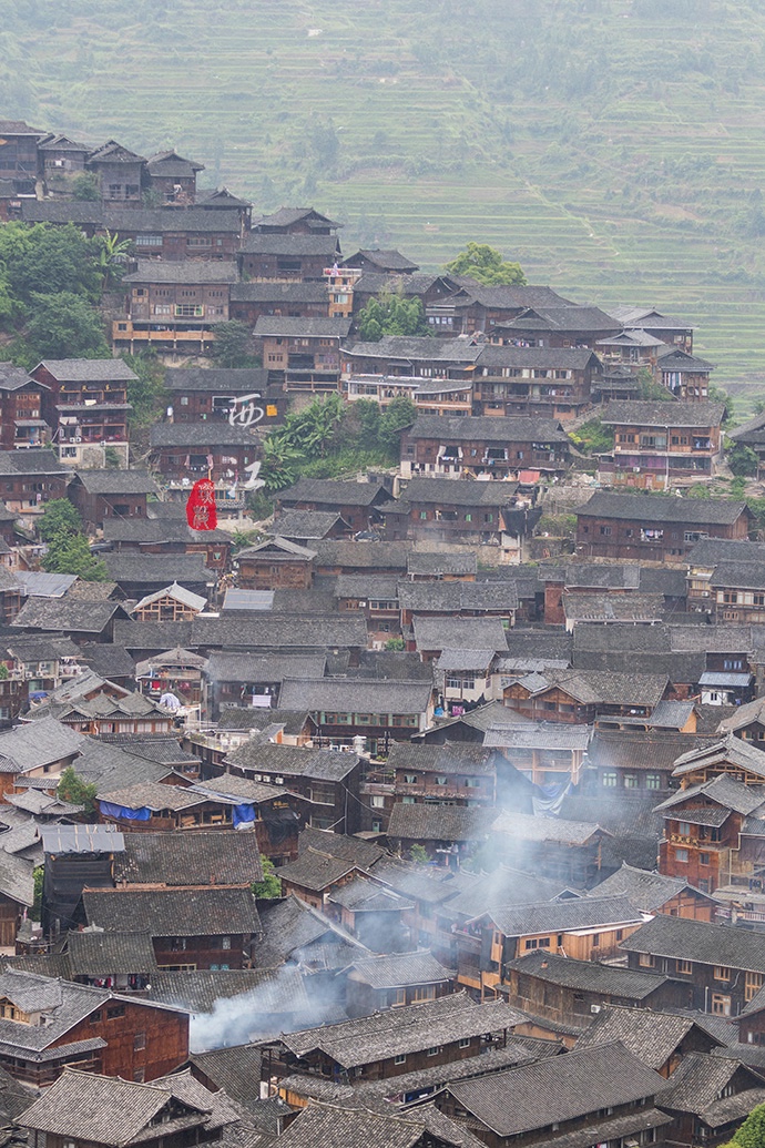 在世界最大的苗族村寨 體驗高山流水的暢快與激情