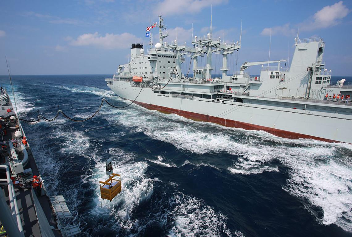 中国海军第二十七批护航编队海口舰,岳阳舰和青海湖舰组成的出访编队