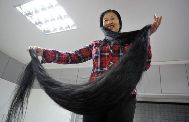 世界上最长头发30米图片