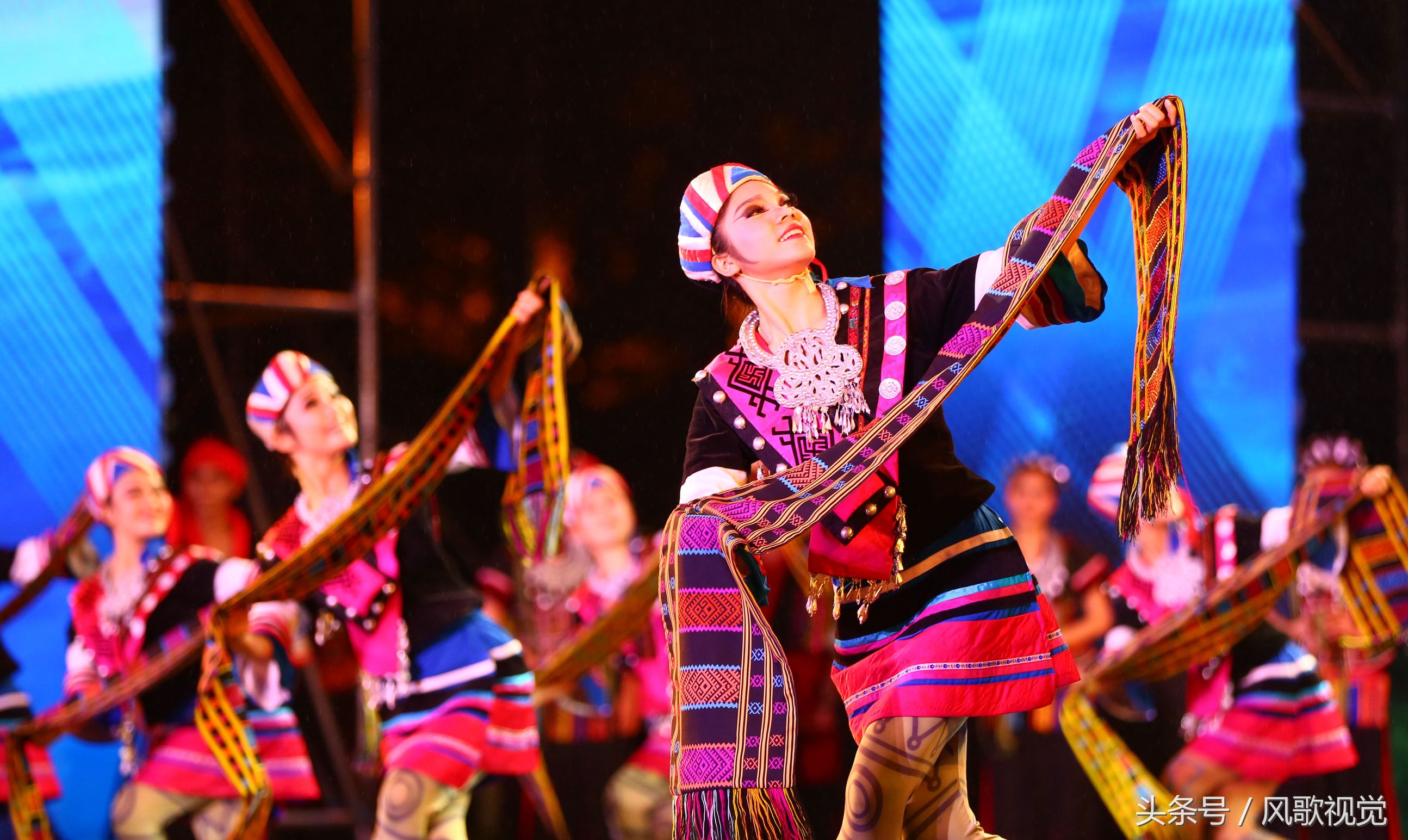 民族舞剧黄道婆上演再现海南黎族民俗和中国古代的纺织文化
