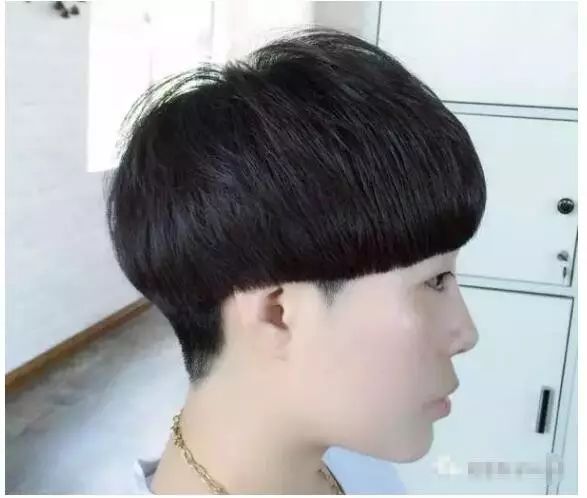锅盖头蘑菇头发型图图片
