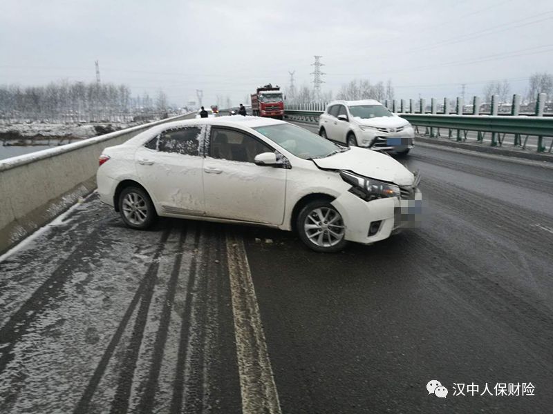 昨天下雪略阳等其它汉中区县共发生32起车祸