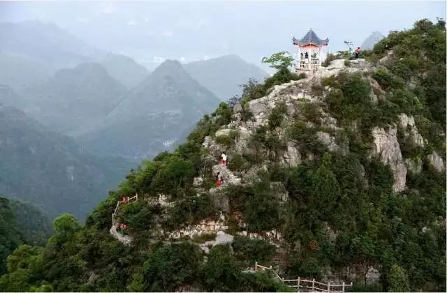 不止是天坑百色樂業這裡還有能夠足以媲美黃山的雲海