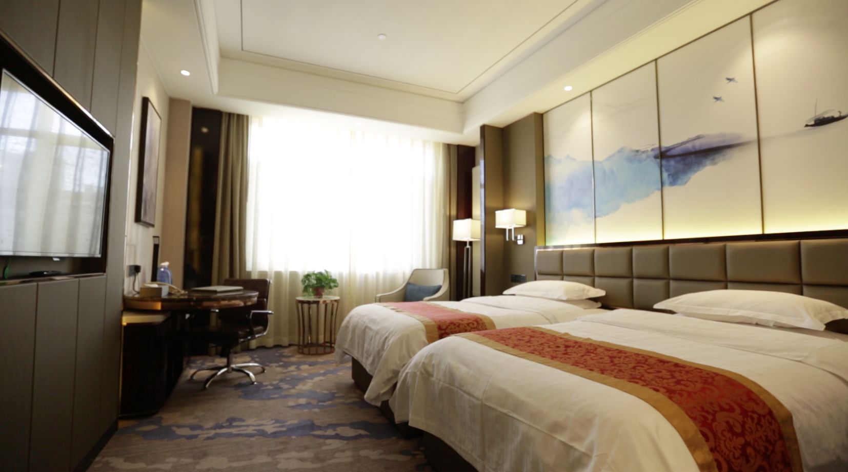 金帝酒店是由赤峰金帝餐饮服务有限公司投资,按照国际四星级标准设计