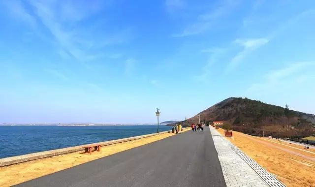 公交路線: 地鐵s8號線(寧天城際線)金牛湖站下即到 平山森林公園 南京