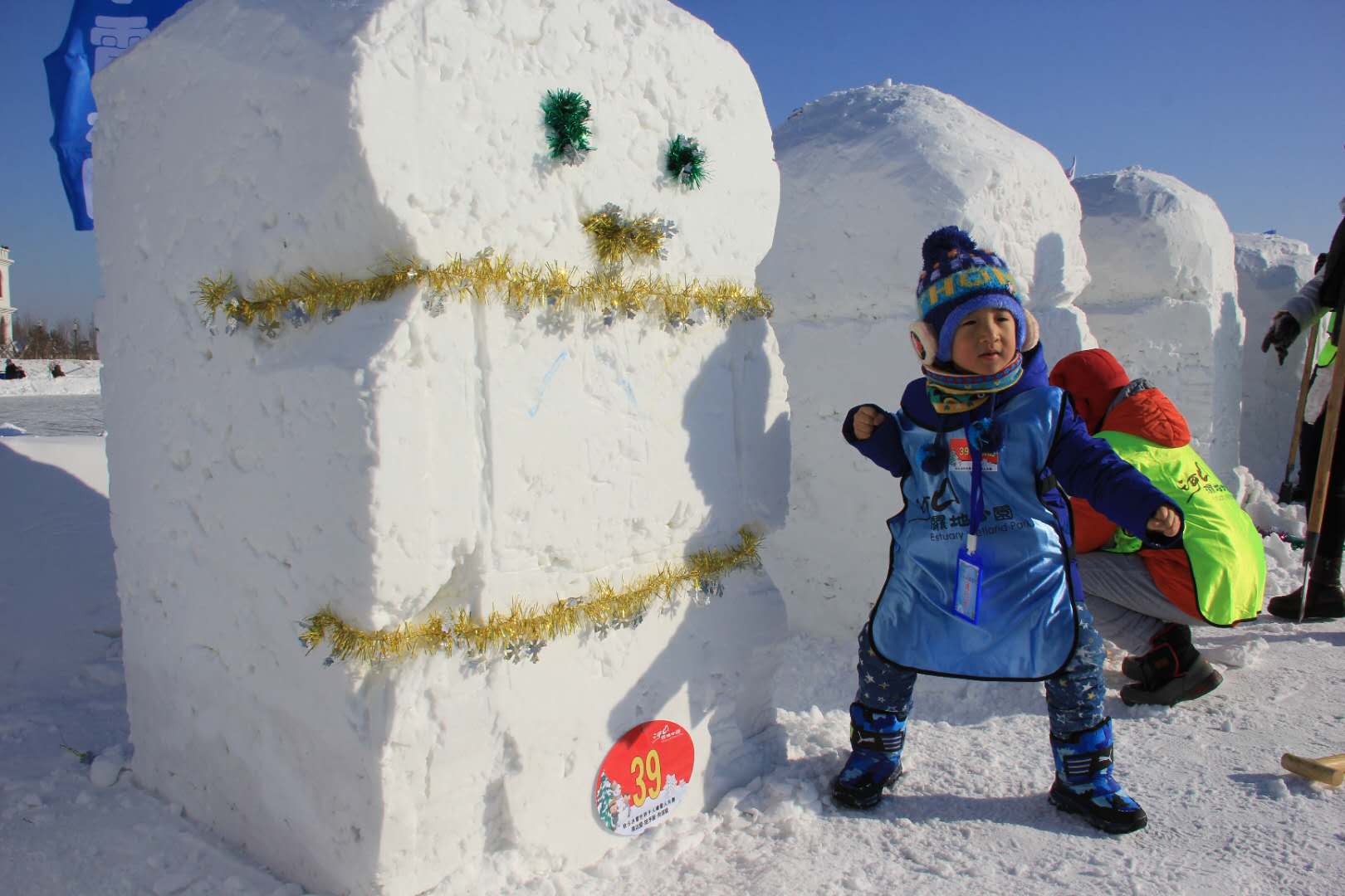 千人堆雪人全家贏大獎呼蘭河口溼地公園歡樂冰雪世界堆雪人大賽開賽