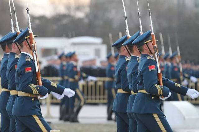 視頻從接到任務到正式亮相僅十幾天三軍儀仗隊經歷了什麼