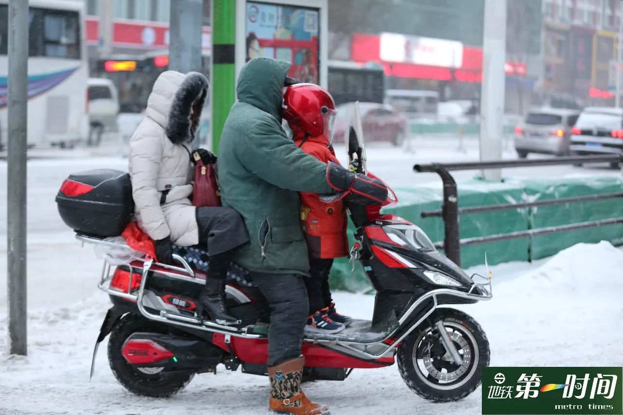 林海雪原千面佛扭脖子图片