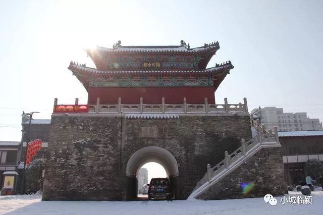 临颍老乡拍摄临颍县鼓楼雪后景色鼓楼就是这么美