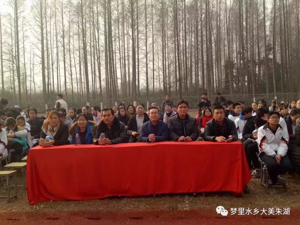 名师出高徒朱湖中学学生吹拉弹唱样样溜耍