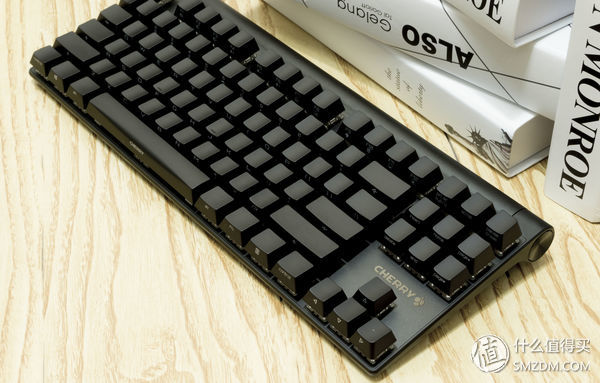 最最最独特的你:cherry mx80 rgb机械键盘 黑色版