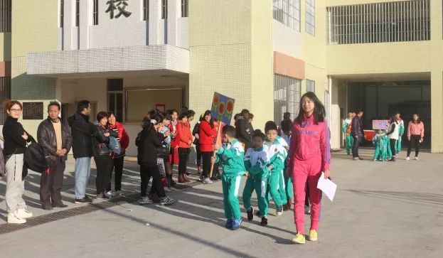 雲浮市特殊教育學校第三屆學生趣味運動會圓滿成功