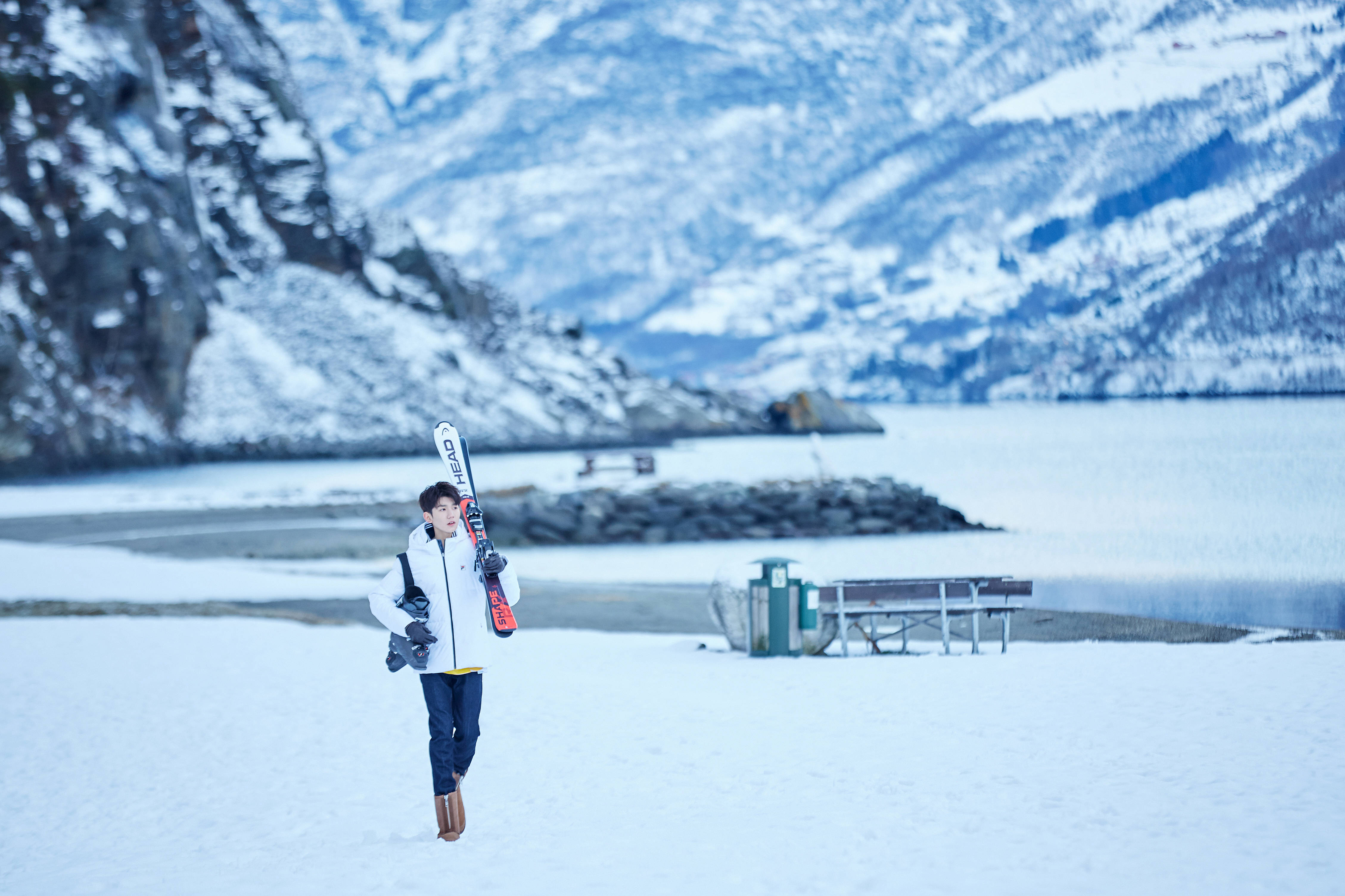 环球人物王源挪威的雪图片