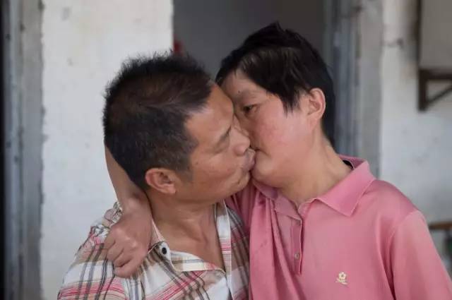 江明的老婆图片