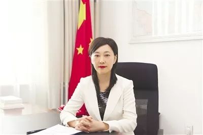 访满洲里市委副书记,市长许爱莲