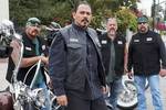 《混亂之子》(sons of anarchy)衍生劇《瑪雅摩托幫》(mayans mc)仍然