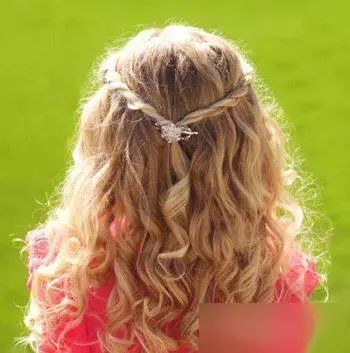 2018最流行的小女孩公主头发型,你家宝贝长发女儿一定需要哟!