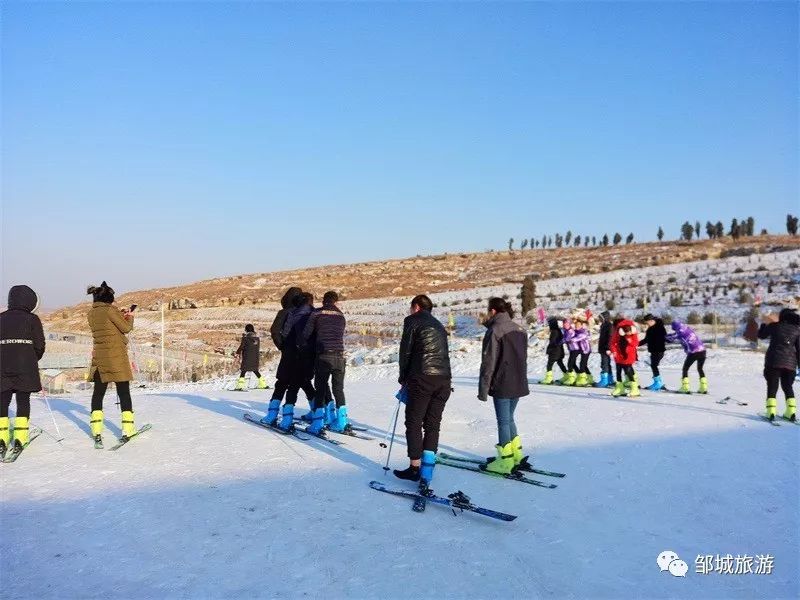 绿鑫春滑雪场图片