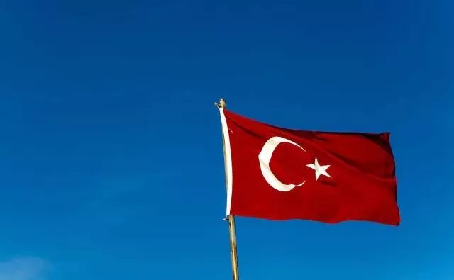 土耳其国旗呈长方形,长宽之比为3:2