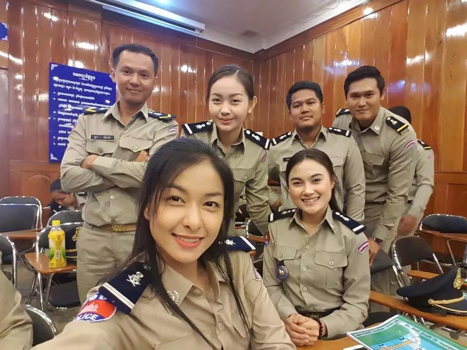 柬埔寨警察服装图片图片