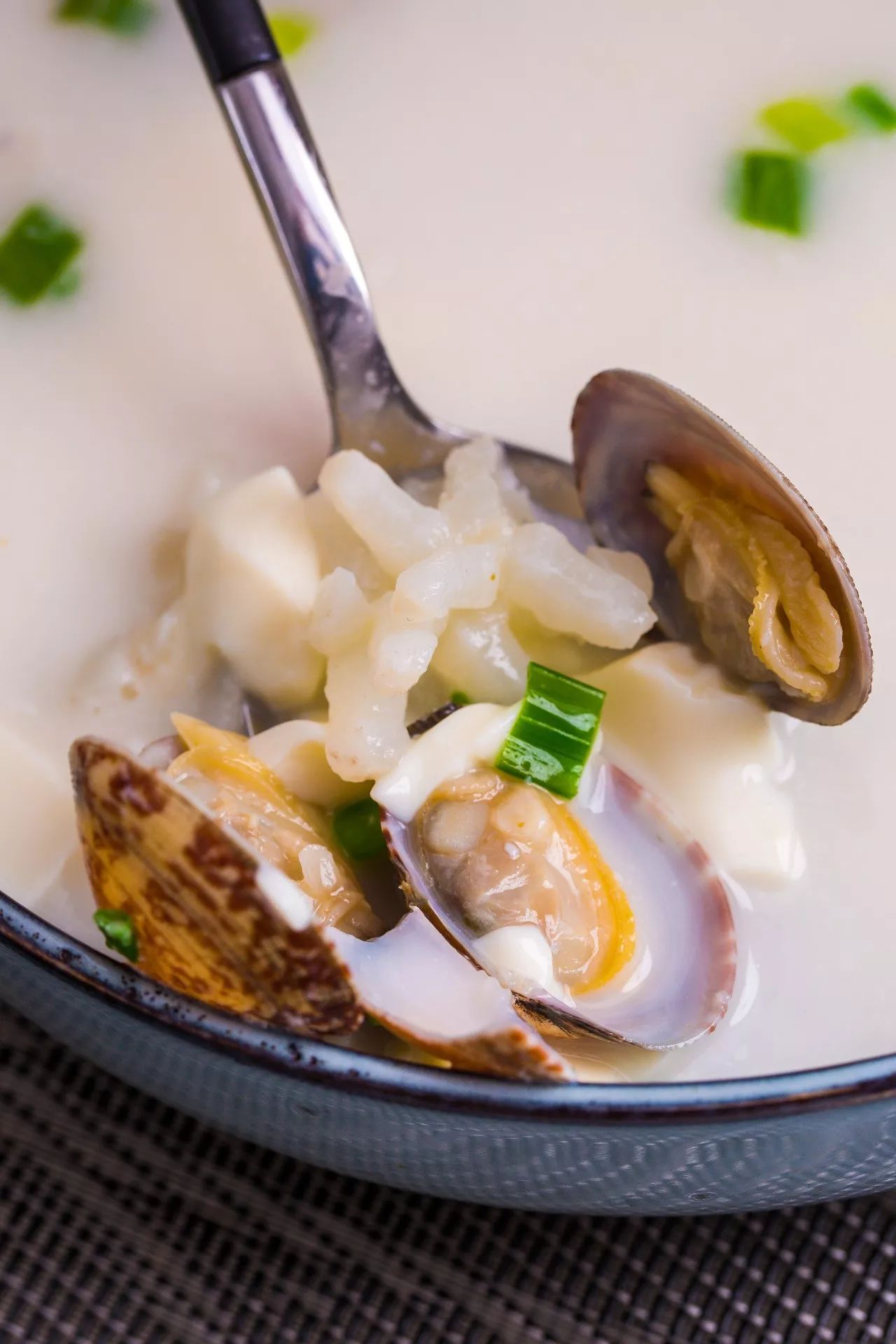 seafood tofu soup海鲜豆腐汤片片生脆鲜绿的罗马生菜代替了原始的