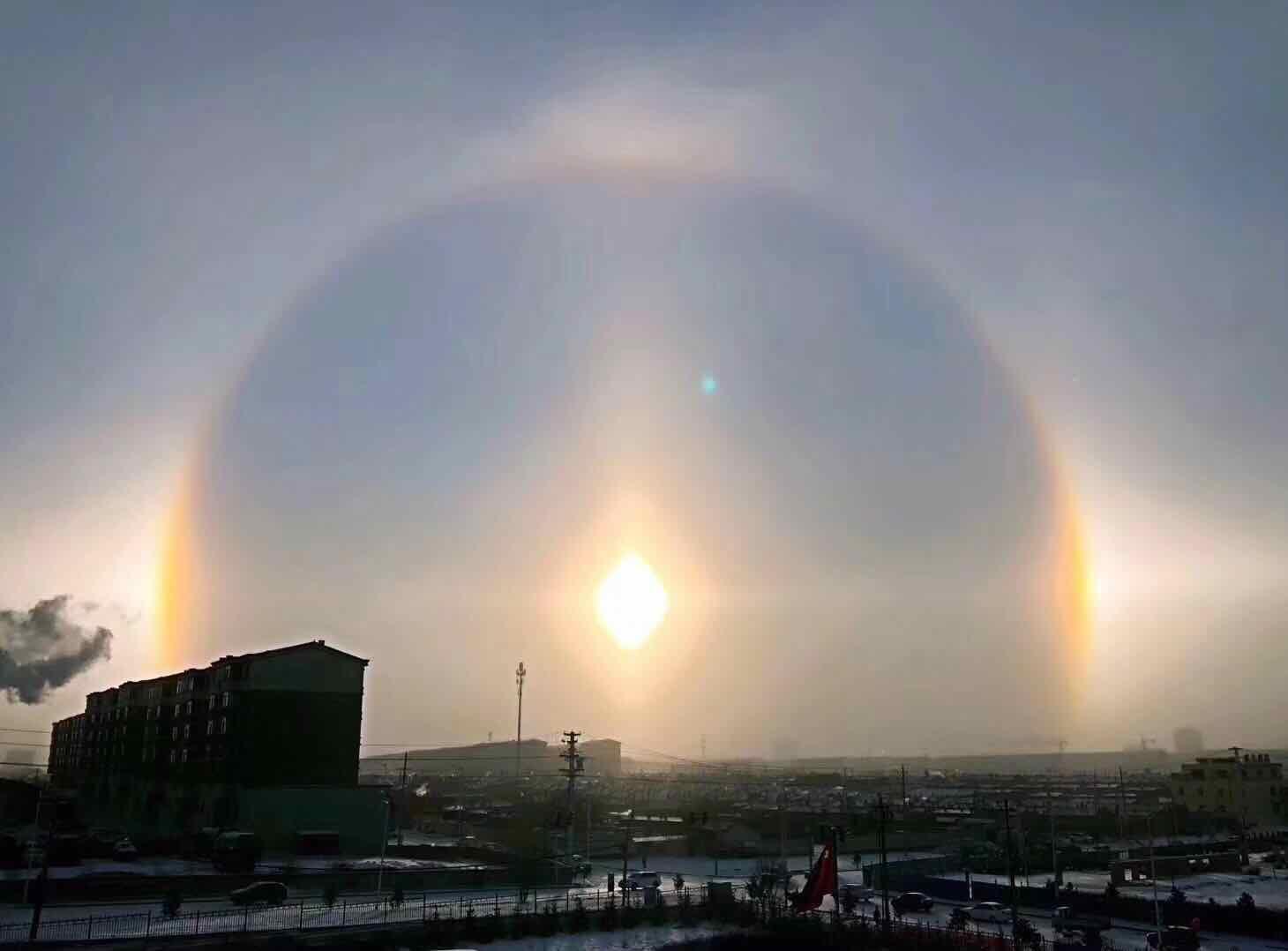 日晕图片三个太阳图片