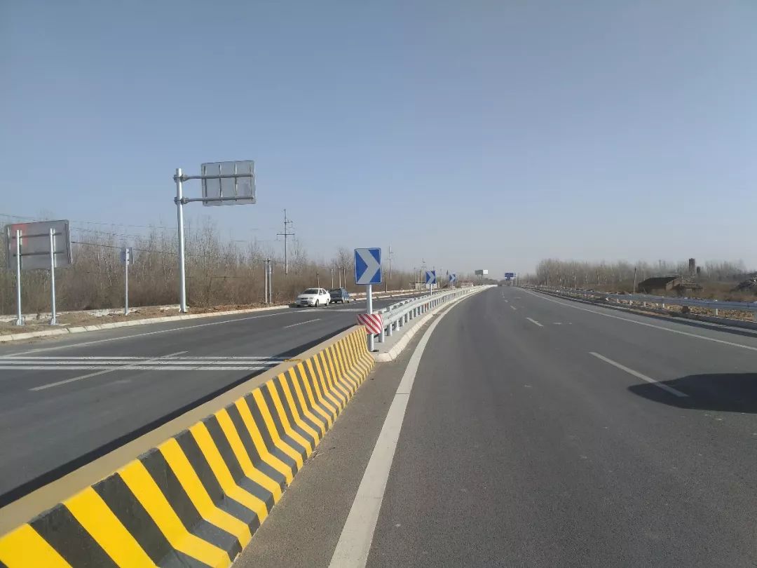 向东与s254线相连,东西纵贯武城县城和经济开发区,实现了高速公路与国